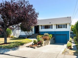 2667 Dunlevy St, Oak Bay, BC V8R 5Z3