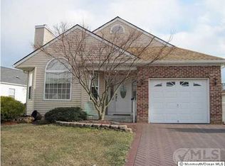 146 Chesterfield Ln, Toms River, NJ
