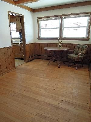 5th image of 9045 Sproat Ave