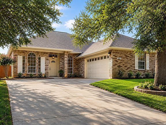 2nd image of 4903 Lakebend East Dr