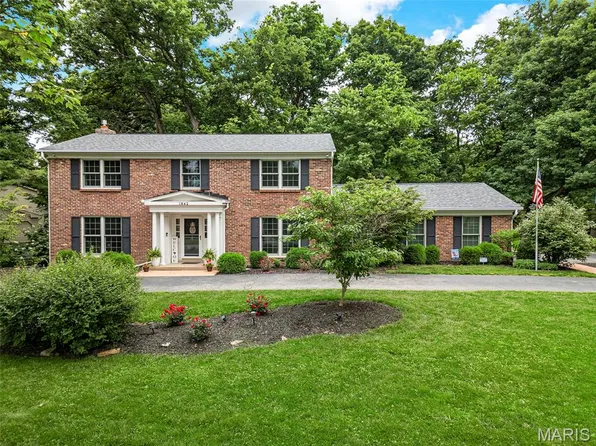 1842 Newburyport Rd, Chesterfield, MO 63005