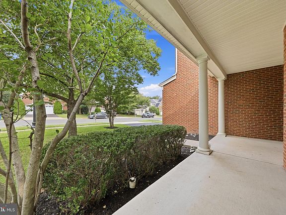 5th image of 25948 Donovan Dr