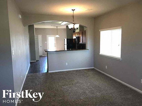 4th image of 1620 Claremont Garden Cir