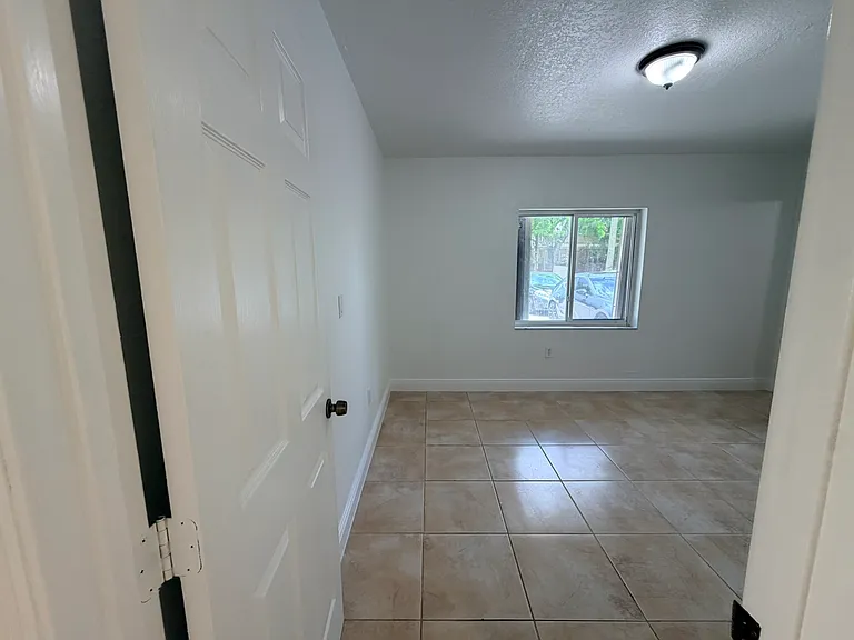 420 SW 14th Ave #1B — Photo 5