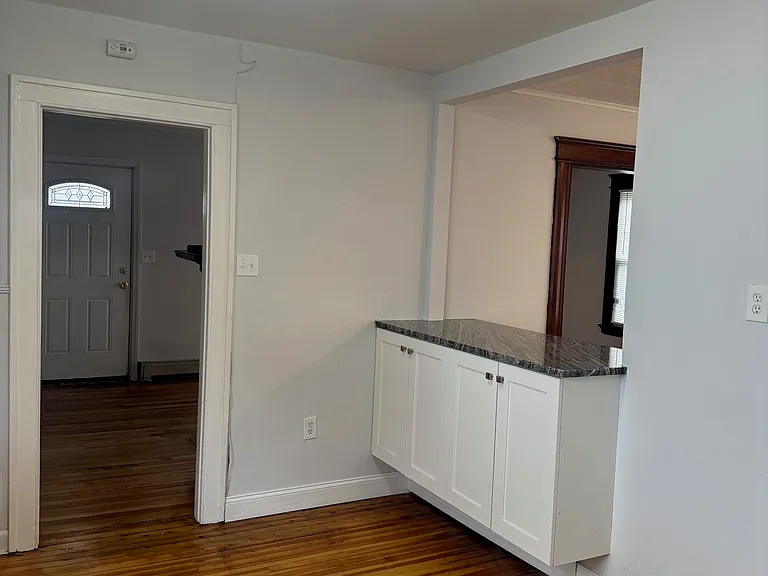 31 Ellsmere Ave — Photo 5