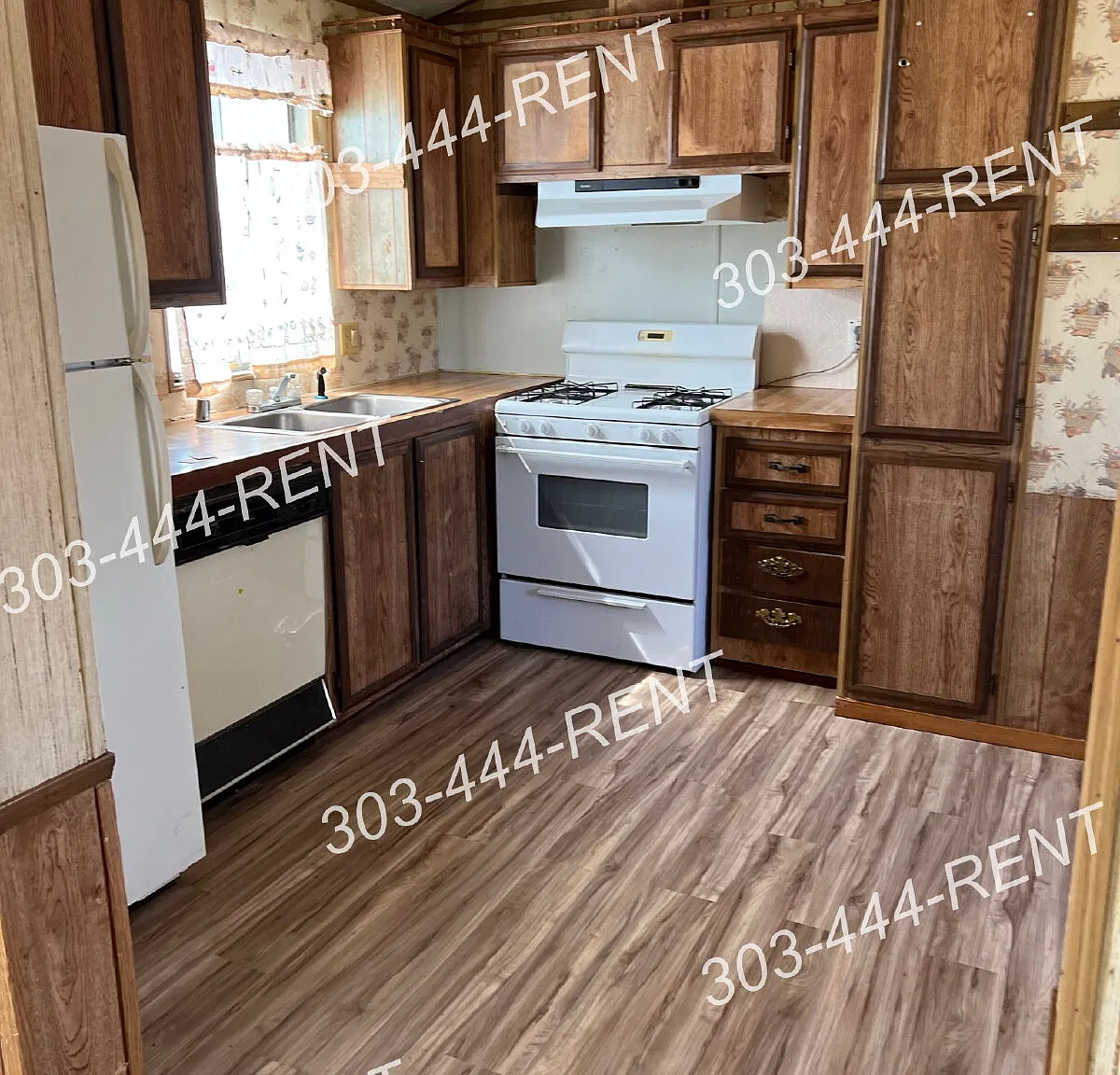 3 bed, 2.0 bath, 924 sqft, $1,375 — Photo 1