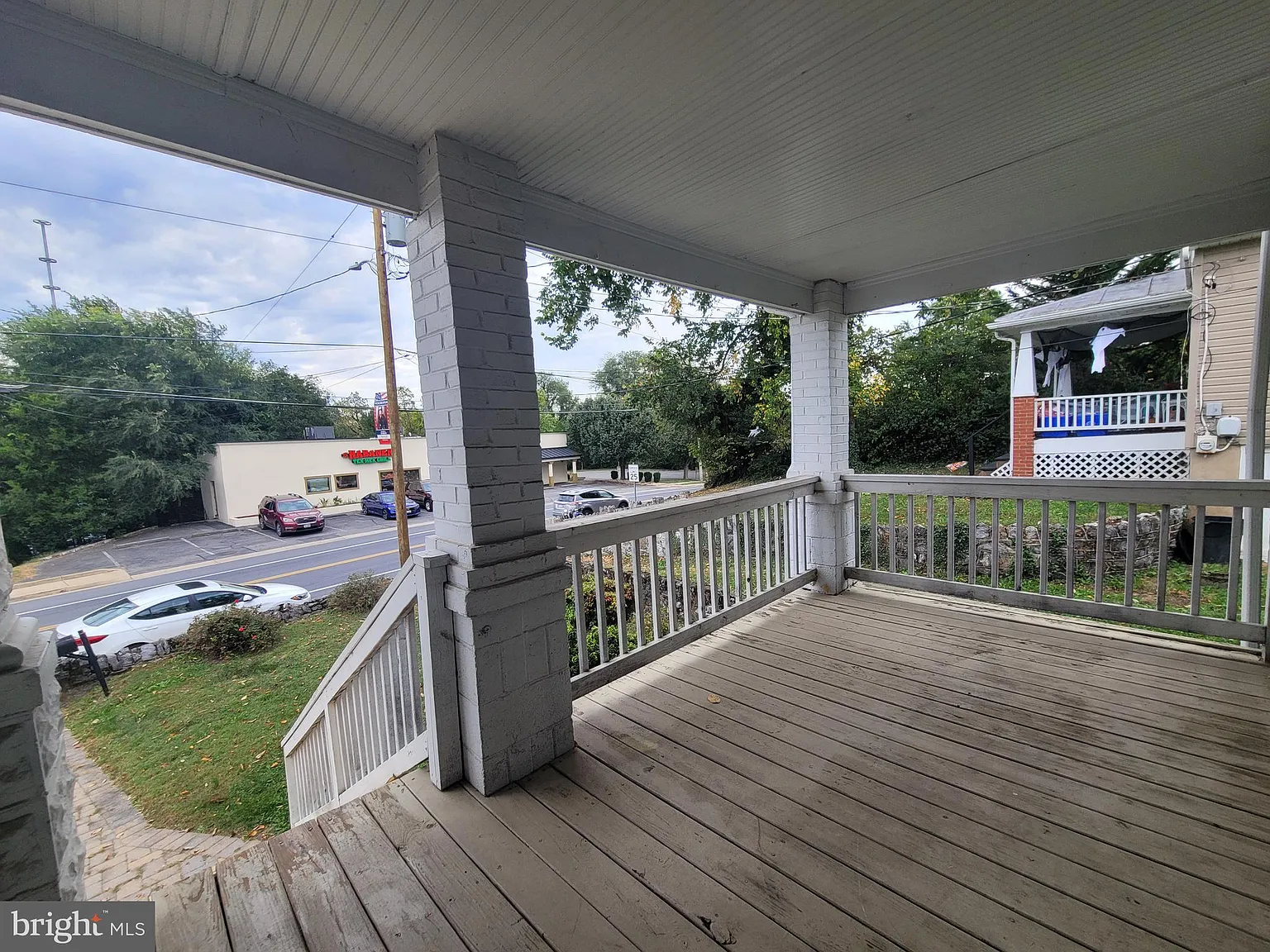 2 bed, 1.5 bath, 2202 sqft, $1,600 — Photo 4