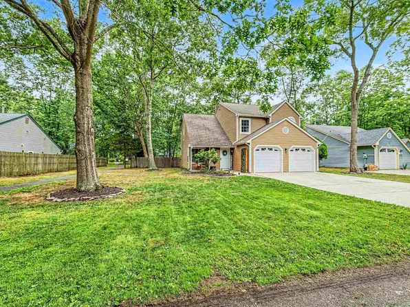 743 Ravenwood Dr, Galloway, NJ 08205