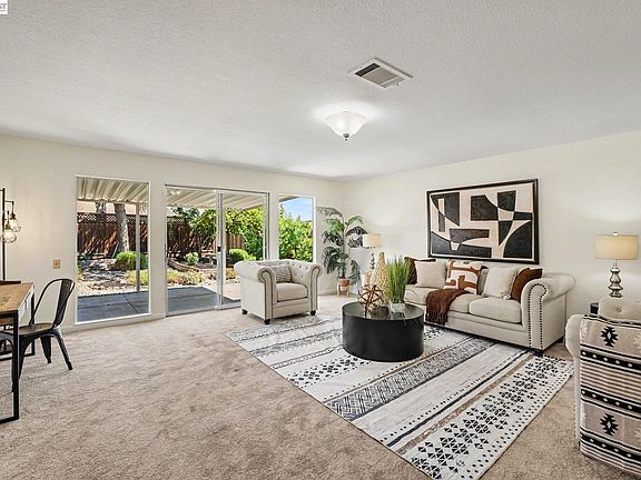 4th image of 1503 Bluebell Ct