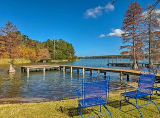 409 Lake Moultrie Dr, Bonneau, SC 29431