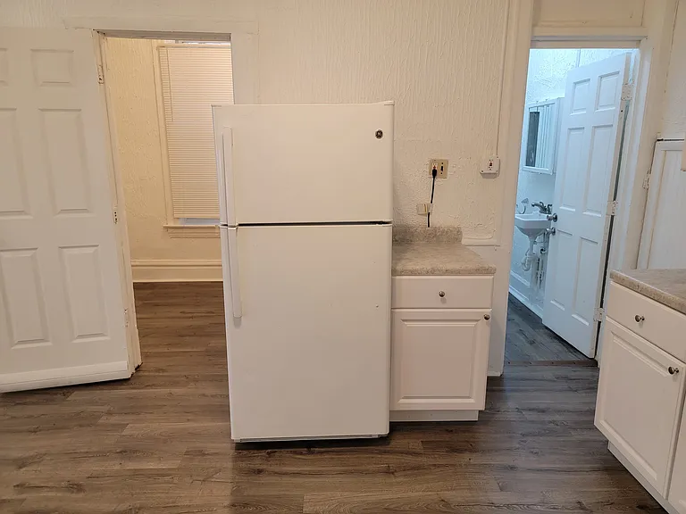 1359 W Walton St #1B — Photo 6