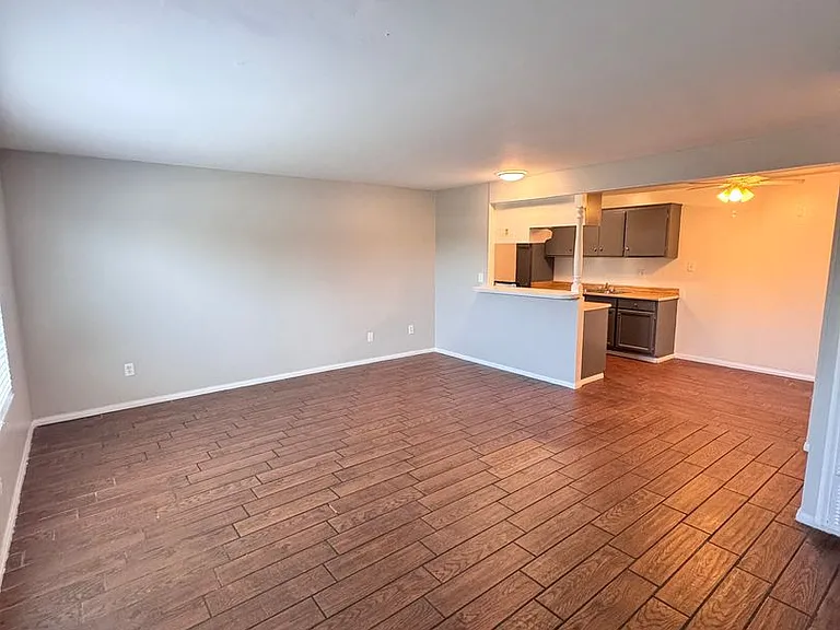 17441 Jacquelyn Ln — Photo 2