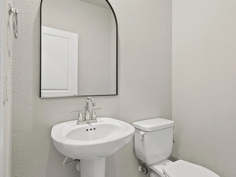 19004 Quebrada Dr — Photo 10