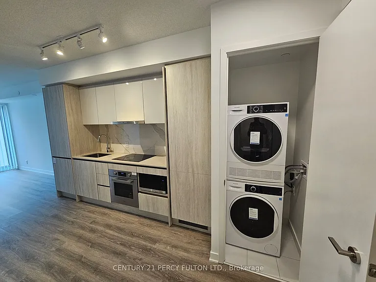 180 Front St E #906 — Photo 22