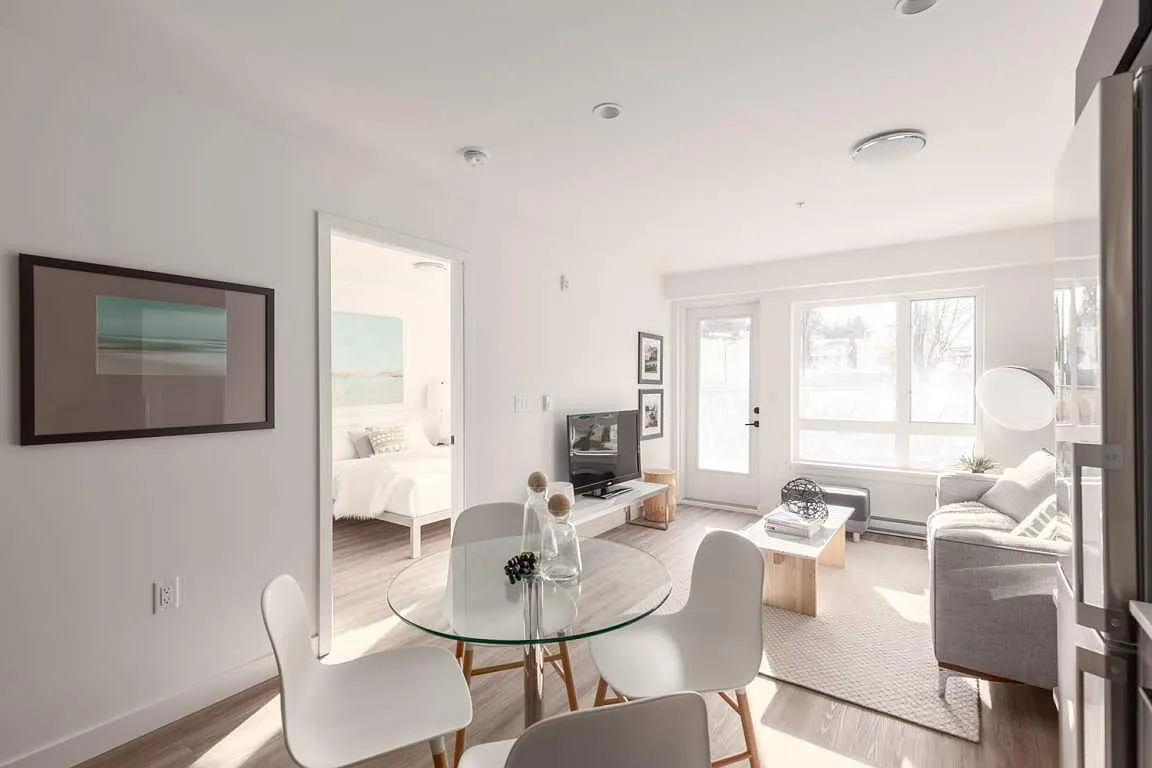 Conrad Apartments — Photo 4