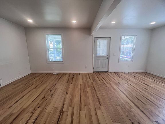 3rd image of 467 Emerald Ave NE