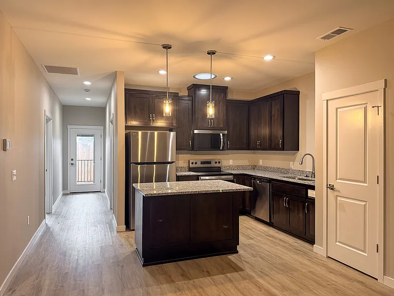 5552 Skyline Rd S — Photo 11
