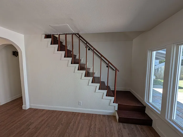 604 Loma St — Photo 11