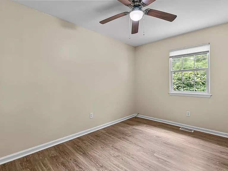 3228 Scarborough Way — Photo 23