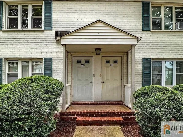 28 Garfield Park #2802, Edison, NJ 08837