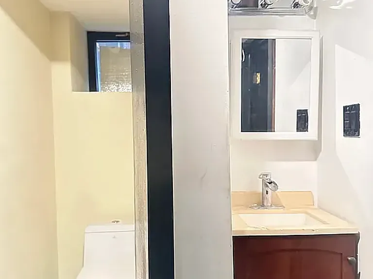 28 Stuyvesant Ave #1A — Photo 7