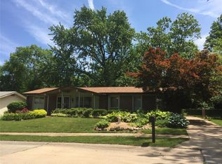1440 Tina Dr, Florissant, MO 63033