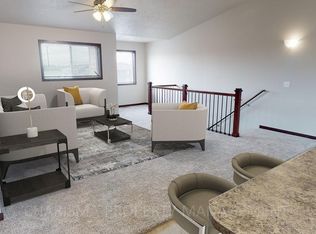 290 Vernon Dr #3, Harrisburg, SD 57032