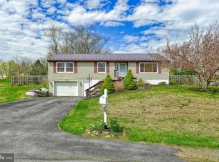 15 Klinger Ln, Shermans Dale, PA 17090