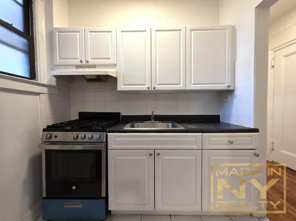 25-74 33rd Street image 1 of 4