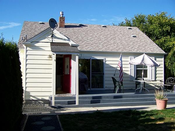 2nd image of 4816 67th St NE