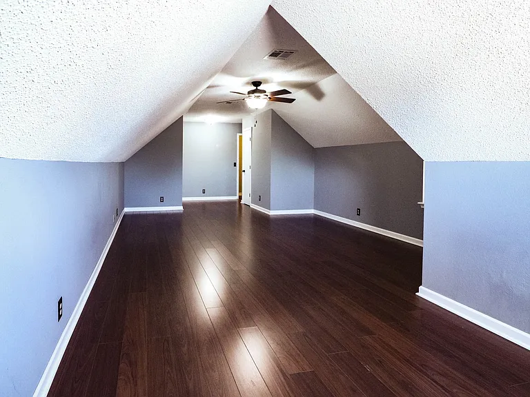 11323 S Ash St — Photo 23