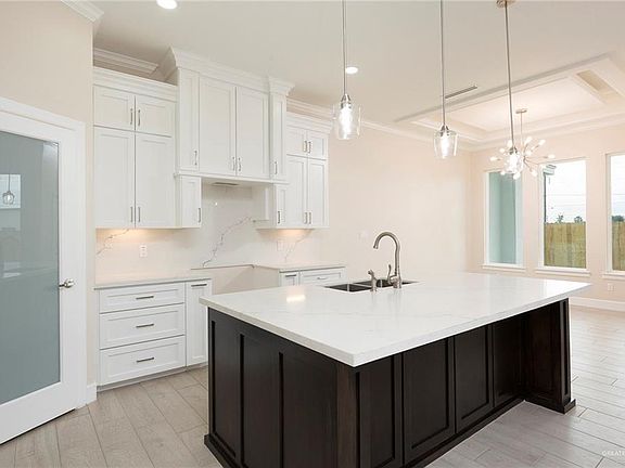 5th image of 2609 Ulex Ave