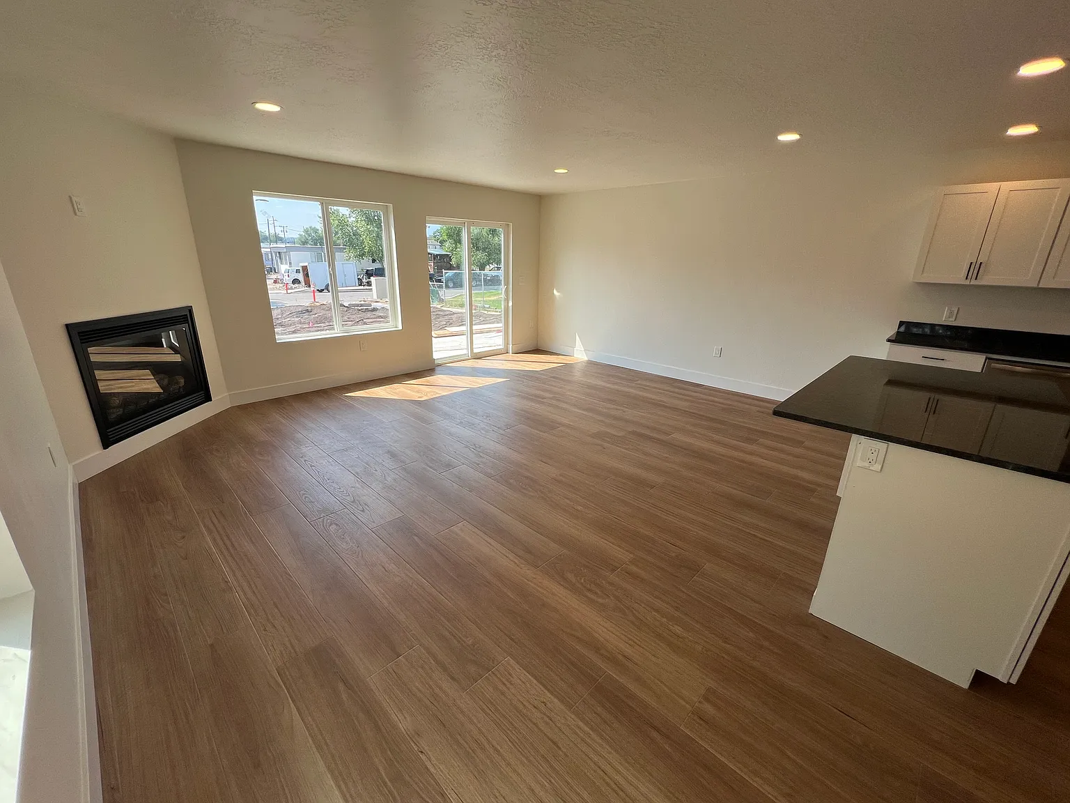2306 Ernest Ave — Photo 2