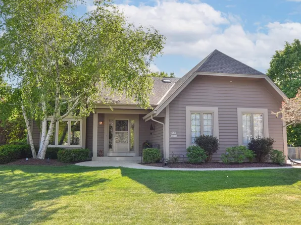 W171N4991 Greenview AVENUE, Menomonee Falls, WI 53051