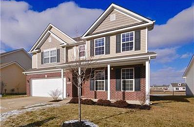 Welcome Home! This wonderful 2900 sq ft home has fantastic Pond Views. which means privacy to you. 4 large bedrooms and a Loft . Dont miss the large  upstairs laundry with closet . Master bedroom boast cathedral ceiling and large walk in closet. Double si