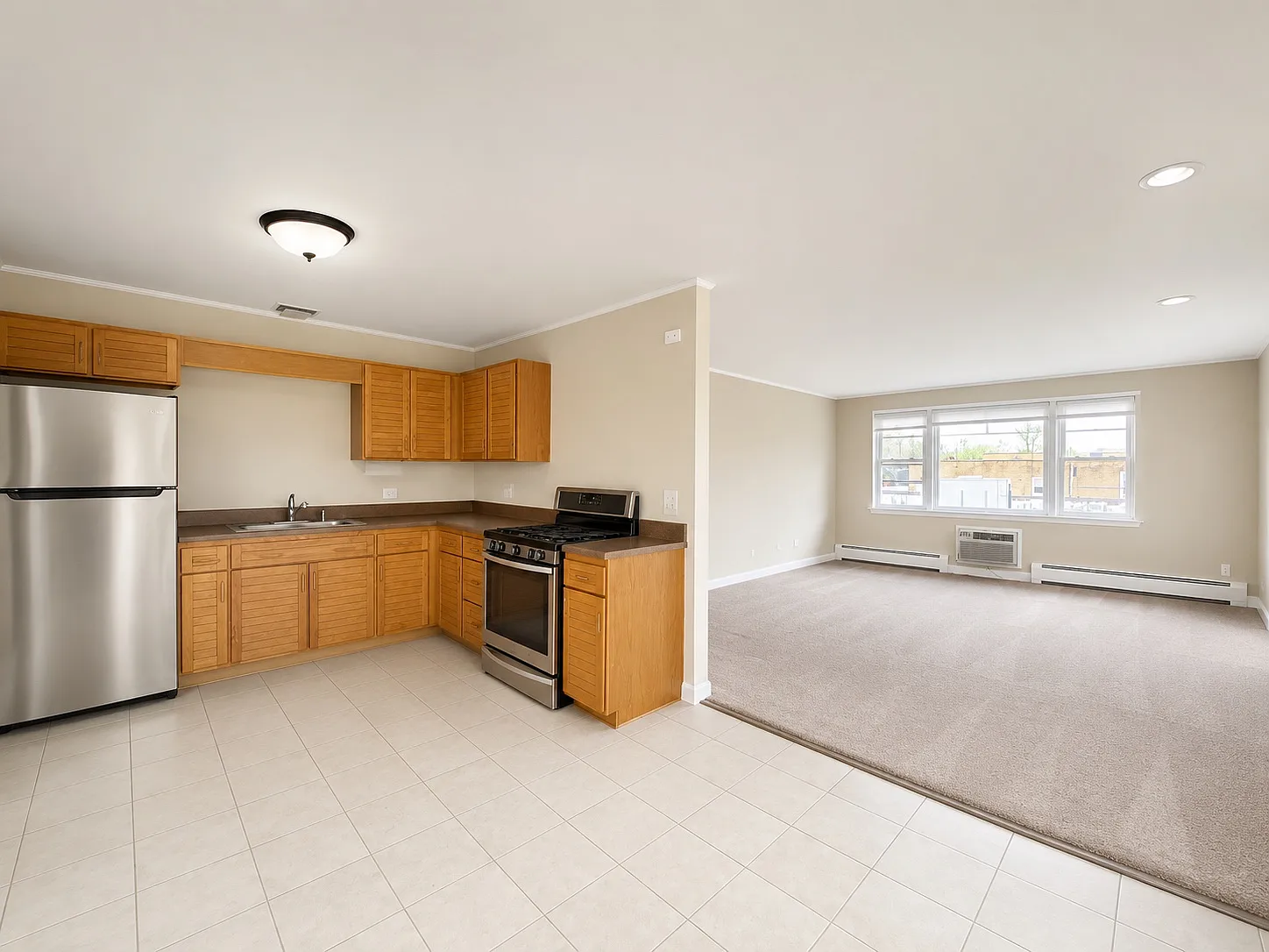 116 N Cass Ave — Photo 2