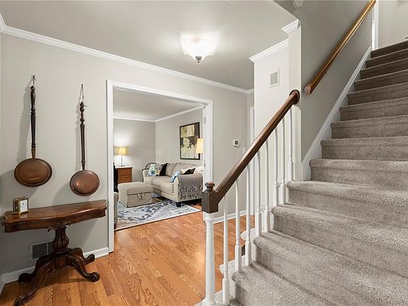 4th image of 3666 Chestnut Ridge Ct