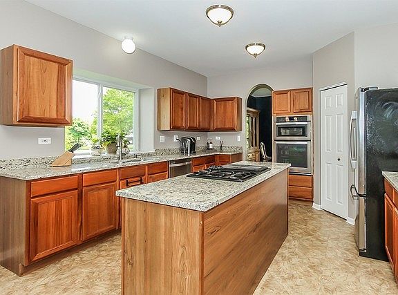 5th image of 480 Cherry Hill Ct