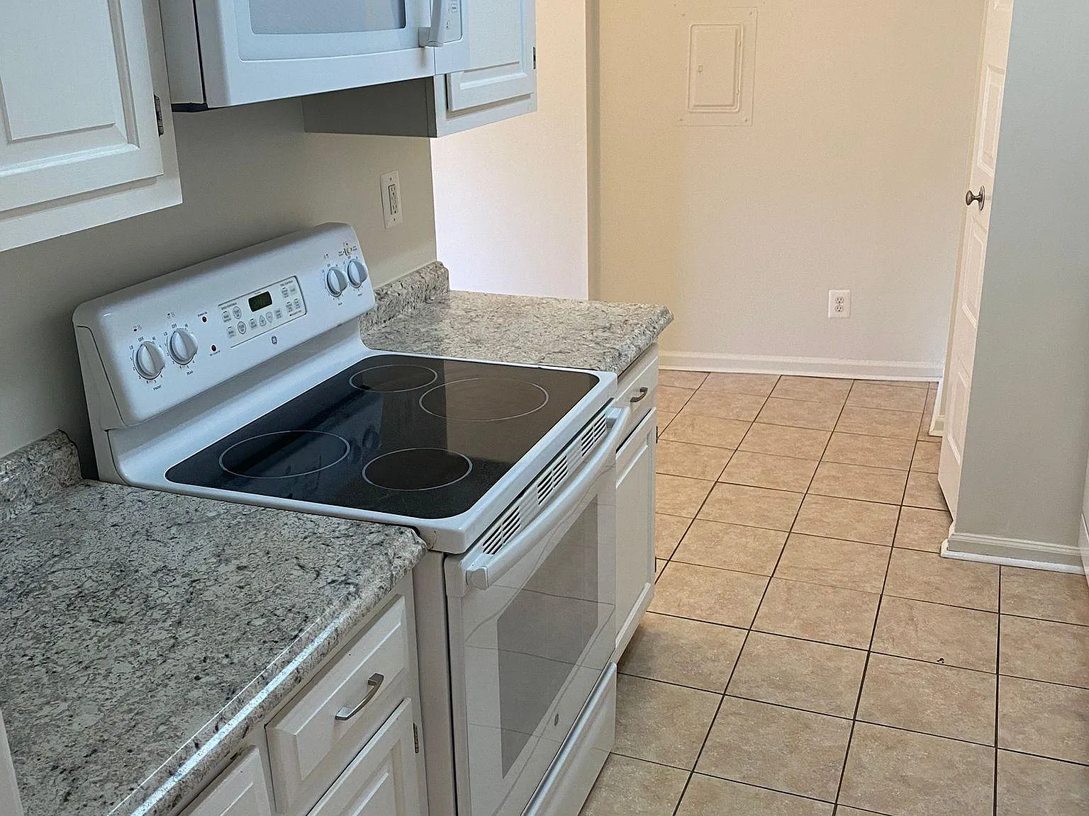 5300 Columbia Pike — Photo 2