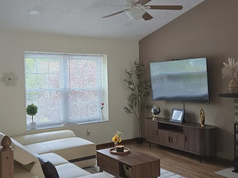 7777 Kiowa Way — Photo 2