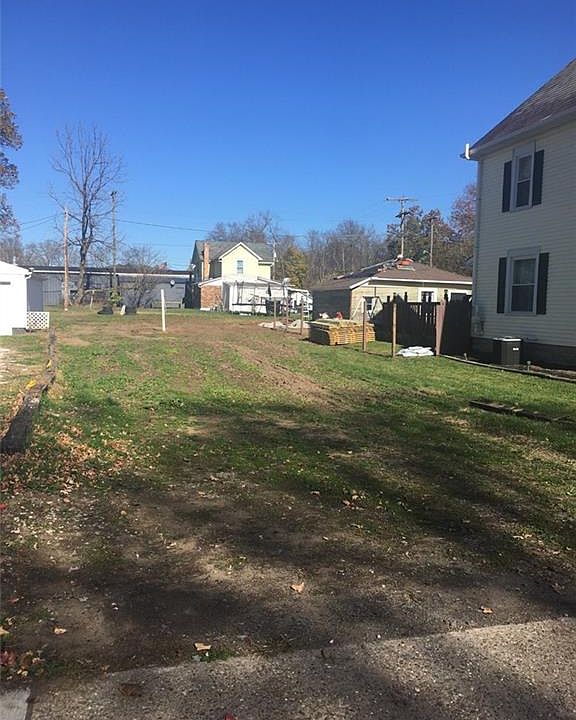 1st image of 375 Ray Ave NE