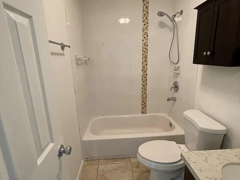 13761 Newport Mnr — Photo 8
