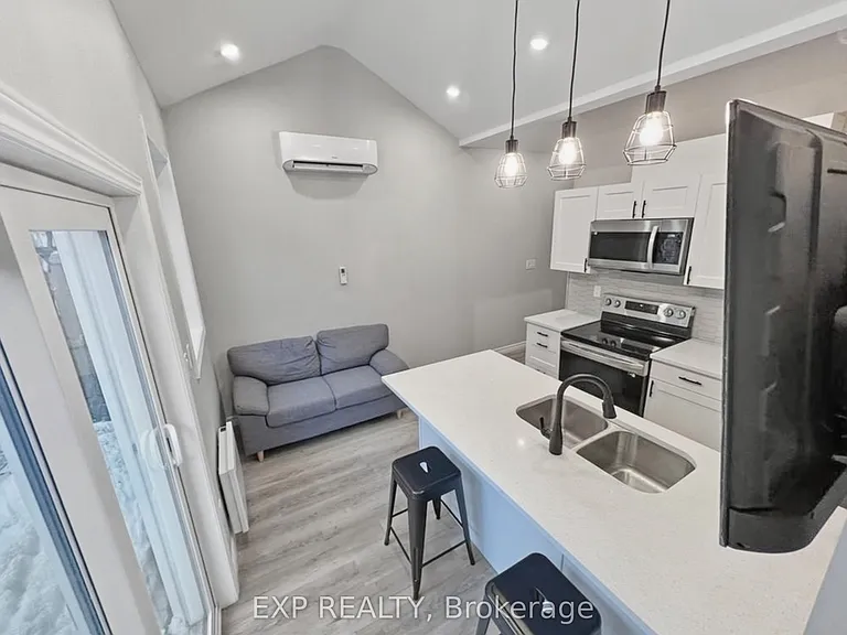 51 Raftus Sq #A — Photo 7