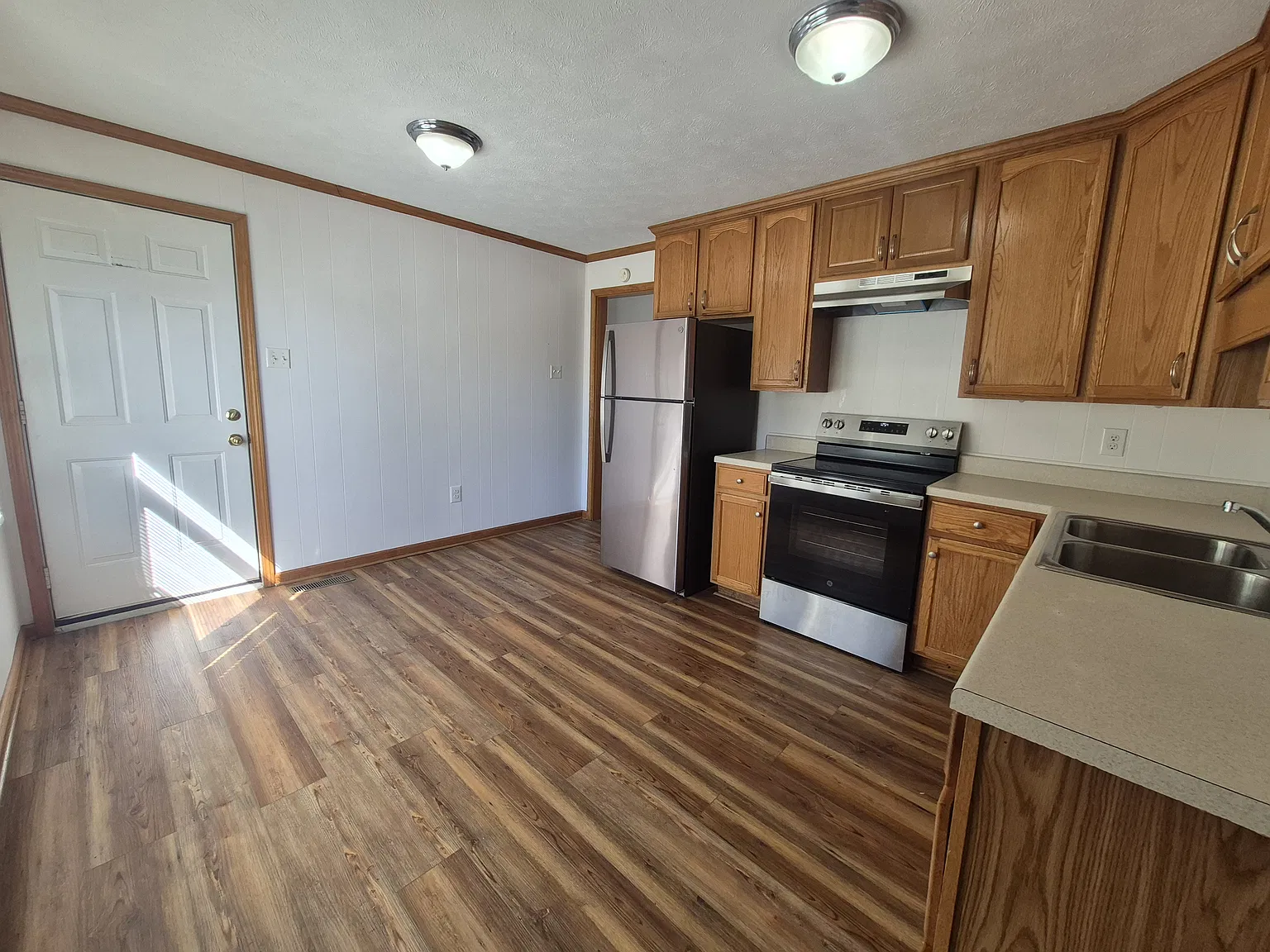 3 bed, 1008 sqft, $1,200 — Photo 3