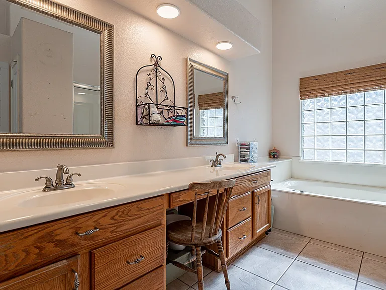 3877 E Washington Ct — Photo 29