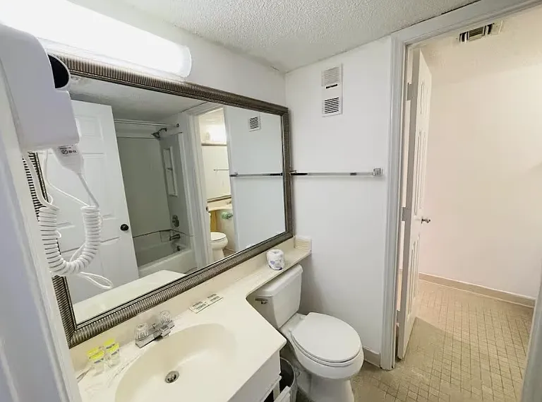 5511 N Ocean Blvd #206 — Photo 23
