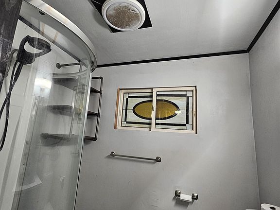 5th image of 712 W Maple St