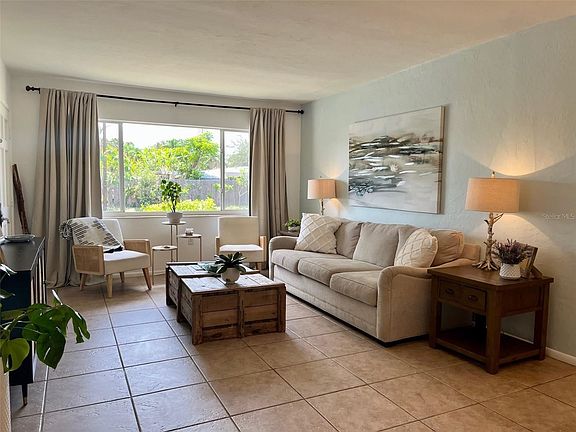 4th image of 4822 Cadillac Way