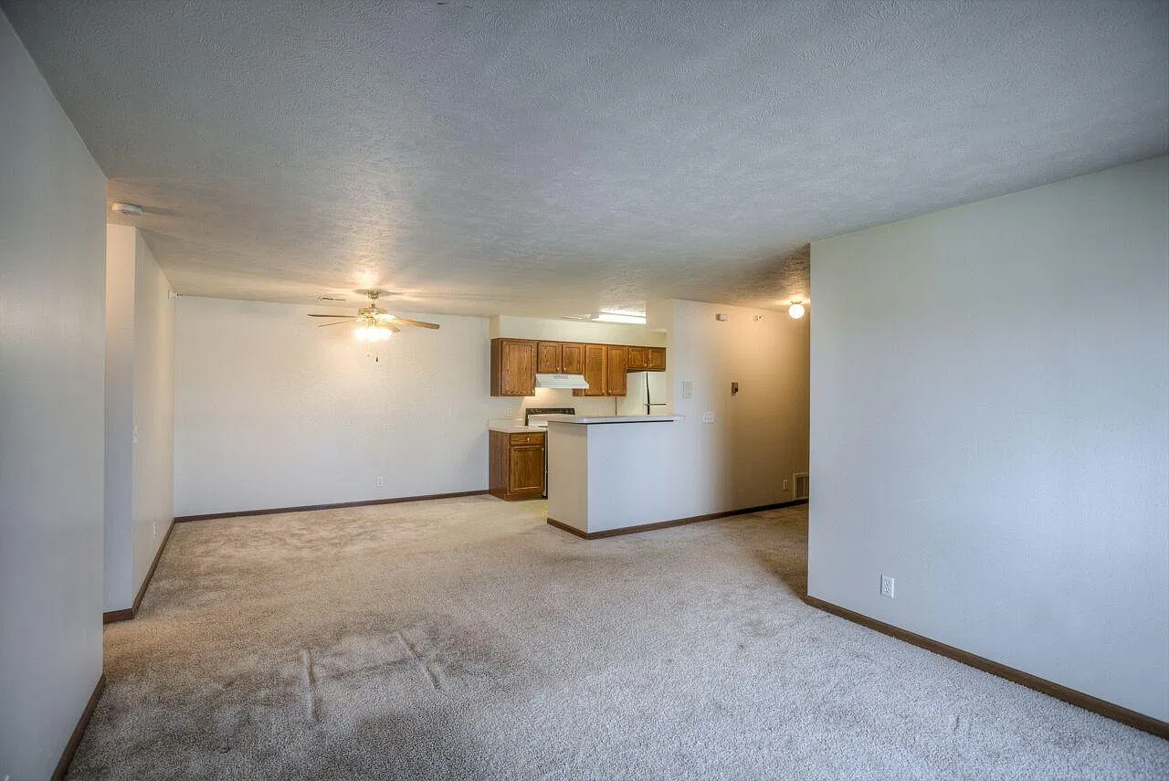 1 bed, 753 sqft, $1,320 — Photo 3