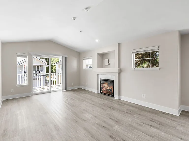 Bradley Park Apartments — Photo 65
